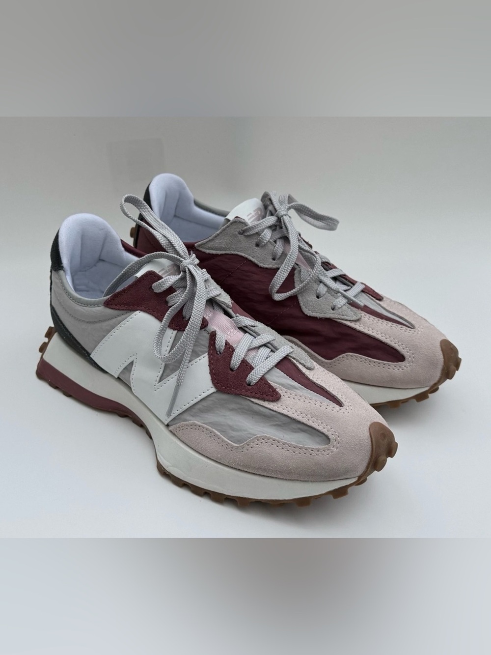 Women’s Retro New Balance Sneakers in Dusty Pink & Burgundy 8.5